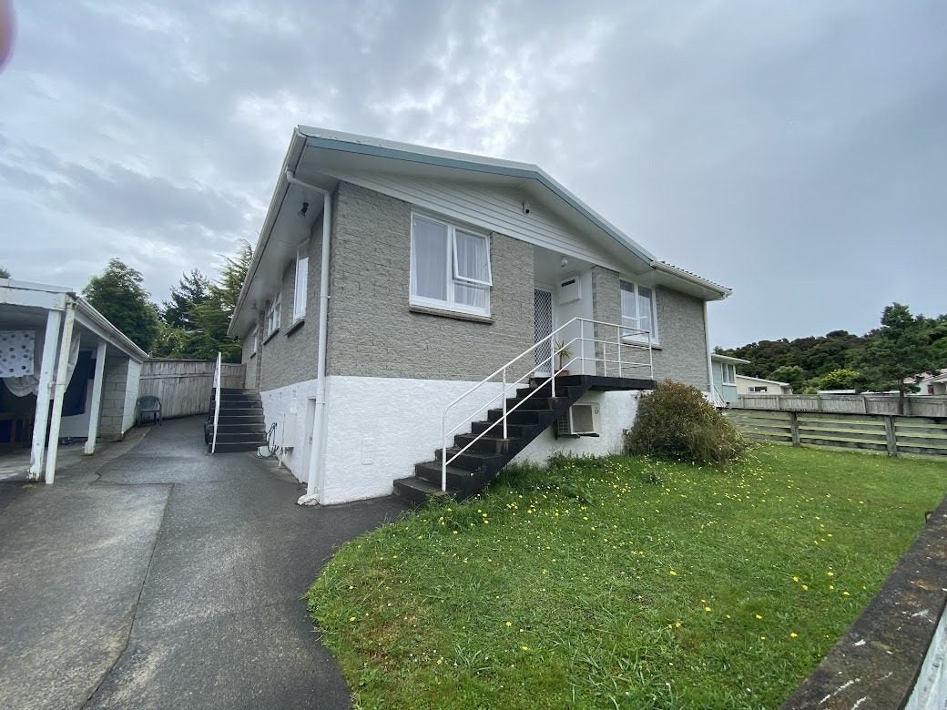 31 Speargrass Grove, Timberlea, Upper Hutt - Carousel 1