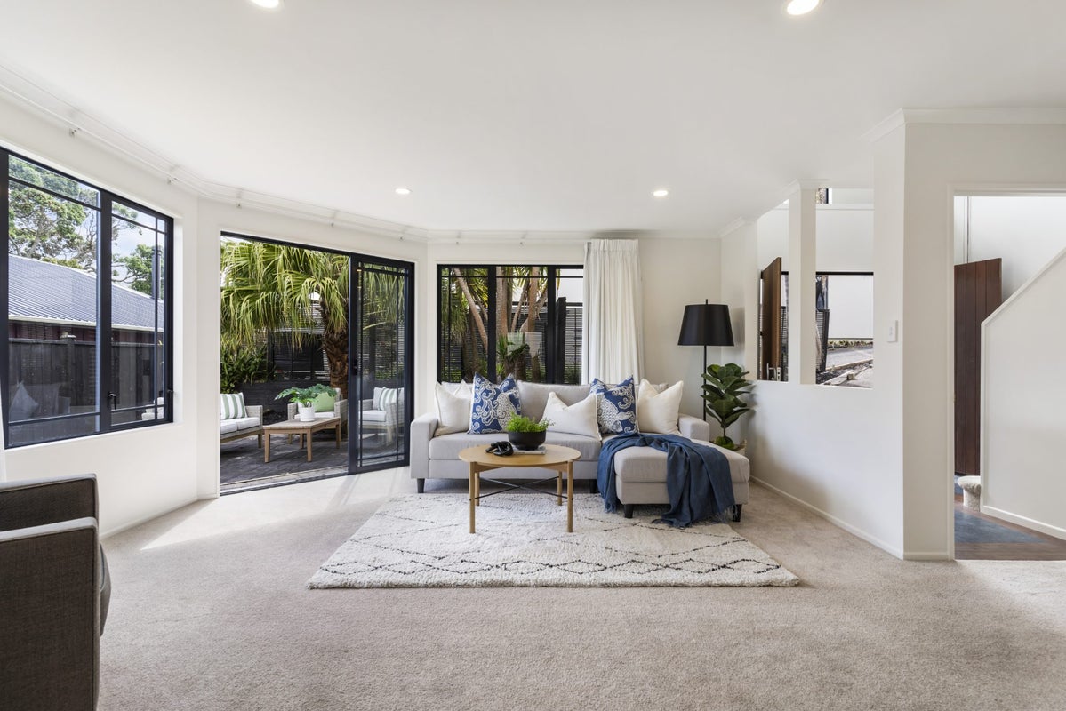 2/24A Dallinghoe Crescent, Milford, Auckland - Carousel 2