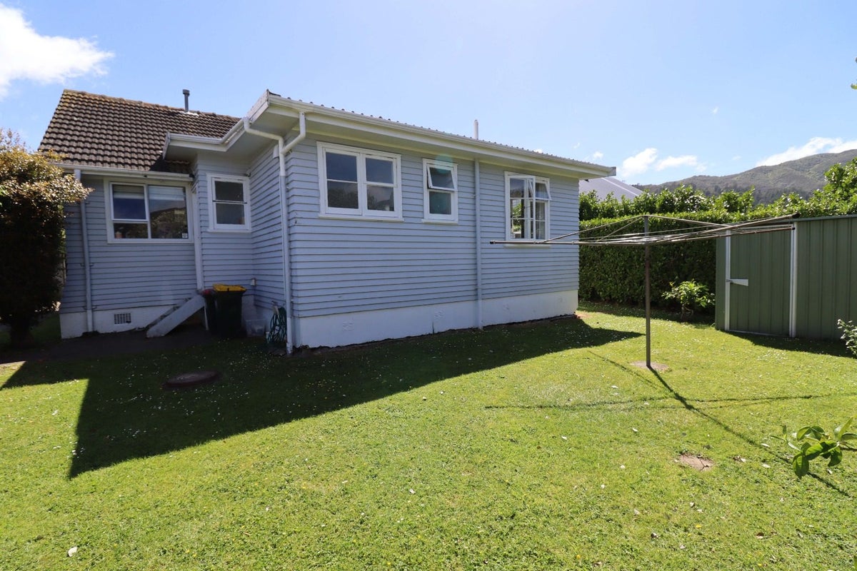 66 Rata Street, Naenae, Lower Hutt - Carousel 14