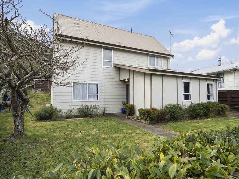 67 Hartford Crescent, Totara Park, Upper Hutt - Carousel 1