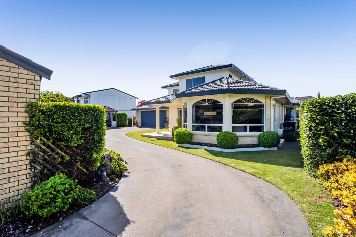 6 Saddle Row, Welbourn, New Plymouth - Carousel 1