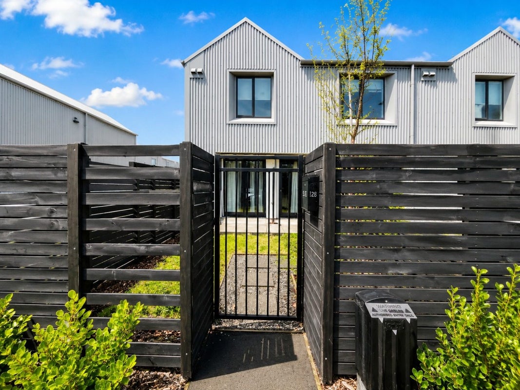 5/28 Frederick Street, Waltham, Christchurch - Carousel 1