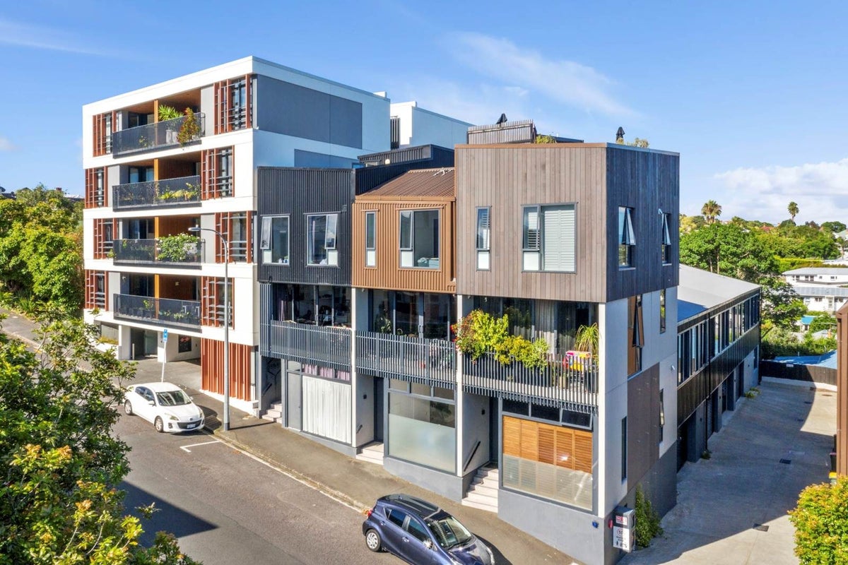 6/10 Central Road, Kingsland, Auckland - Carousel 1