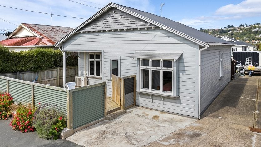 18 WATERLOO Street, Saint Kilda, Dunedin - Carousel 1