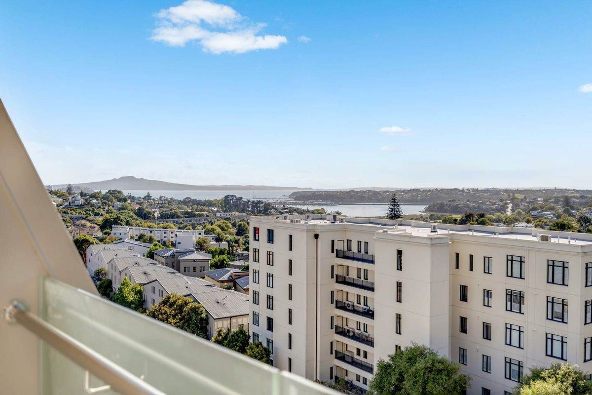 17/118 Broadway, Newmarket, Auckland - Carousel 2