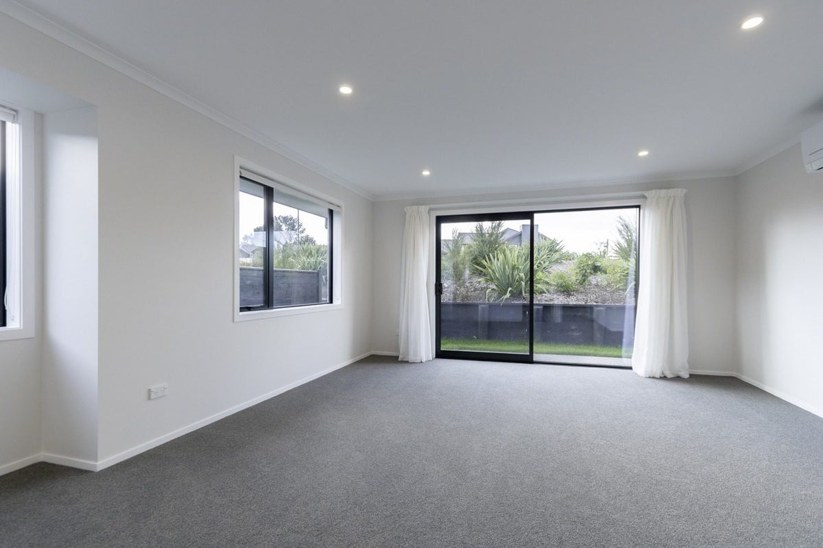 4 De La Mare Drive, Leamington, Cambridge - Carousel 2