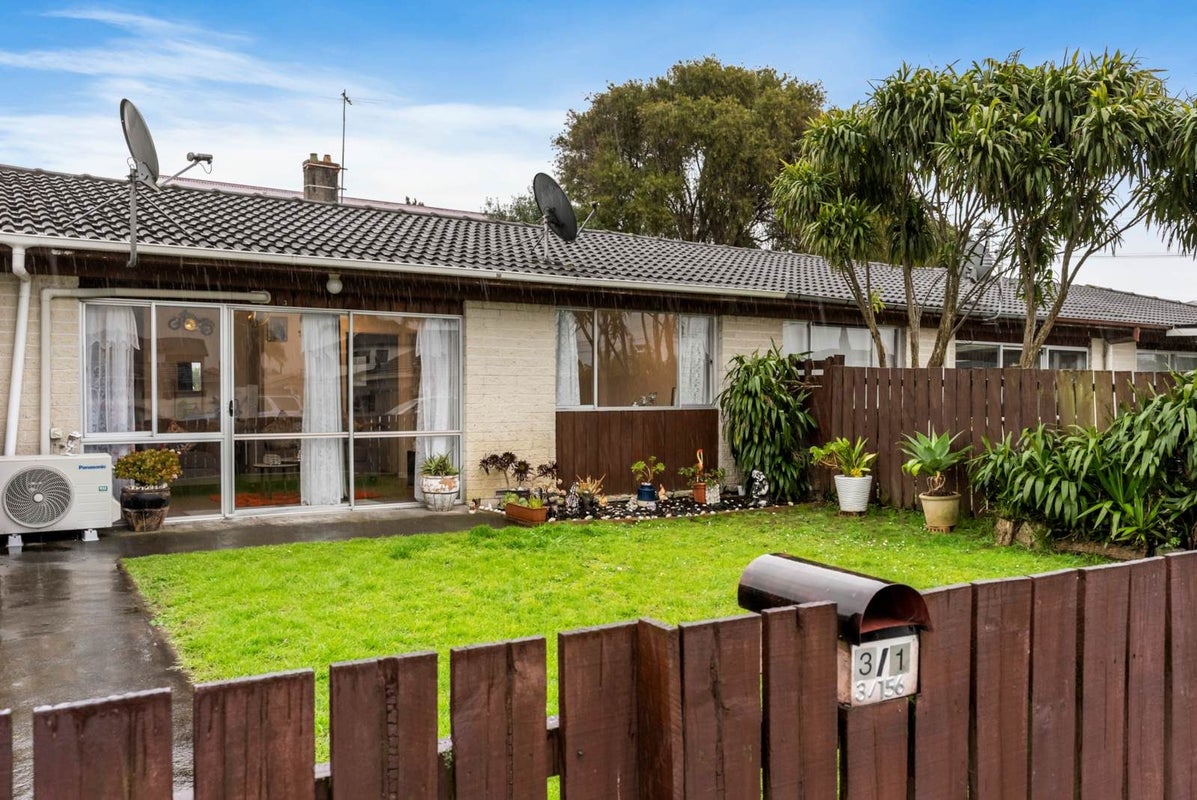 3/1 Plunket Avenue, Manukau Central, Auckland - Carousel 1