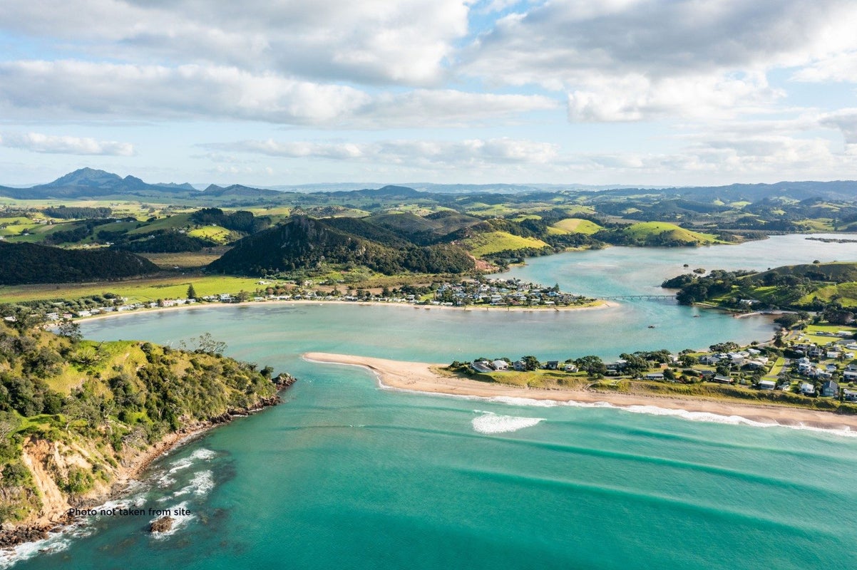 894 Pataua South Road, Onerahi - Carousel 1