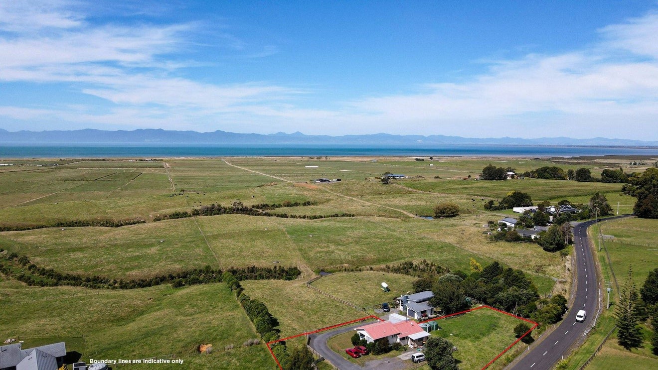 1152A Miranda Road, Pukorokoro / Miranda, Kaiaua - Carousel 1
