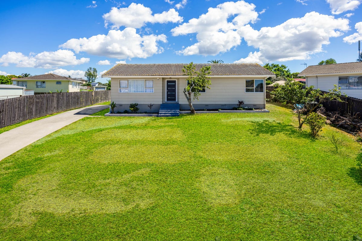 131 Wordsworth Road, Manurewa, Manukau City, Auckland - Carousel 1