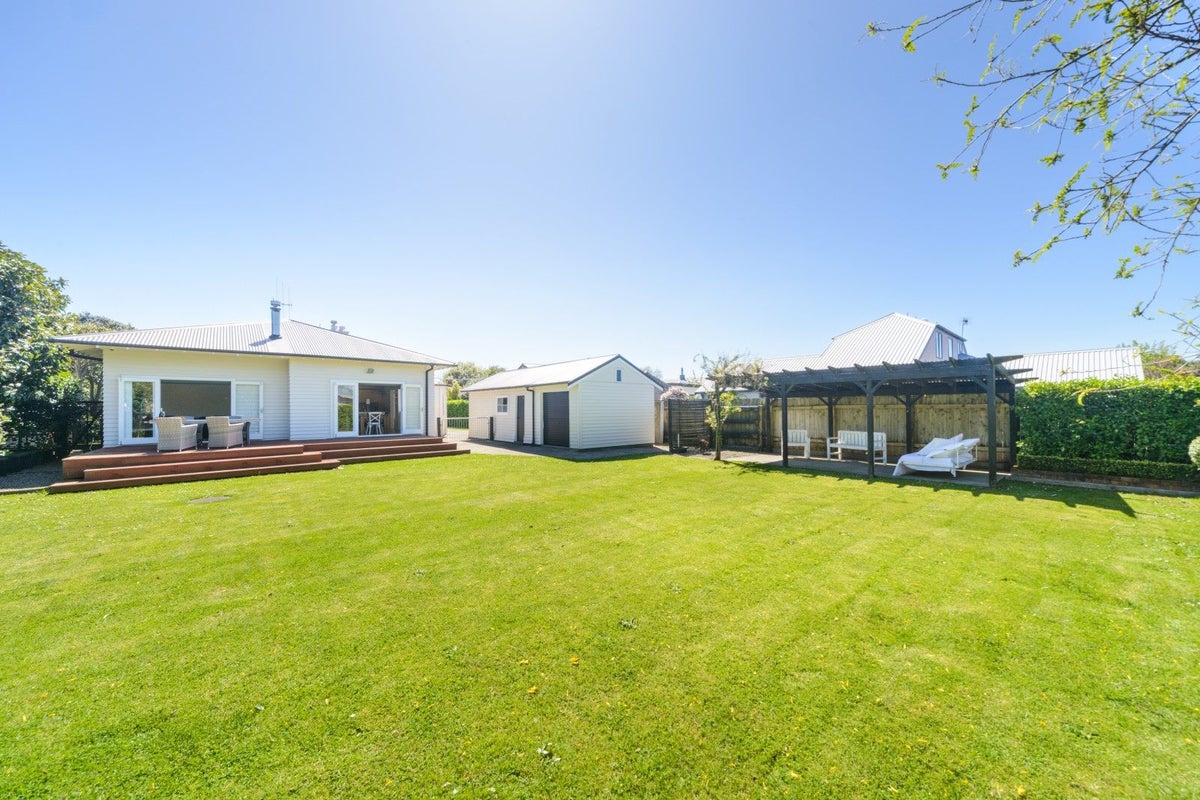 20 Knowles Street, Terrace End, Palmerston North - Carousel 2