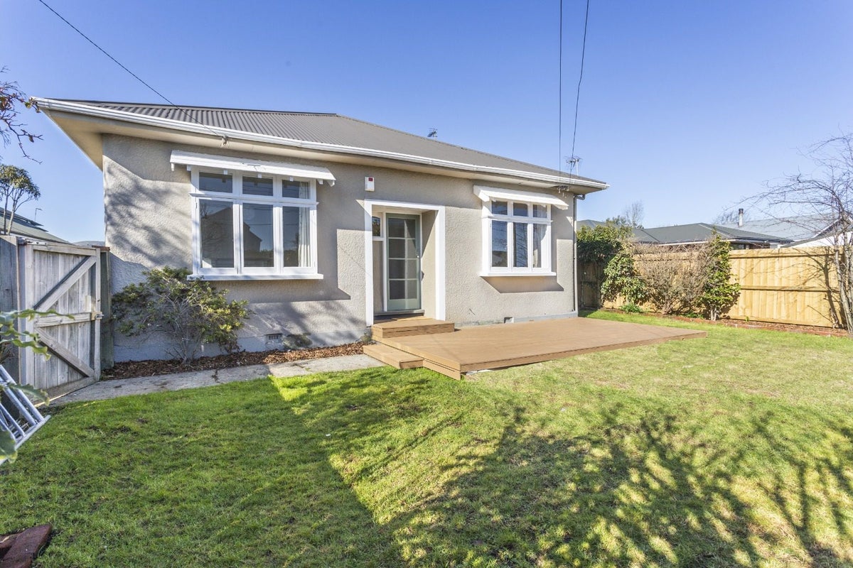 1/72 Wychbury Street, Spreydon, Christchurch - Carousel 1