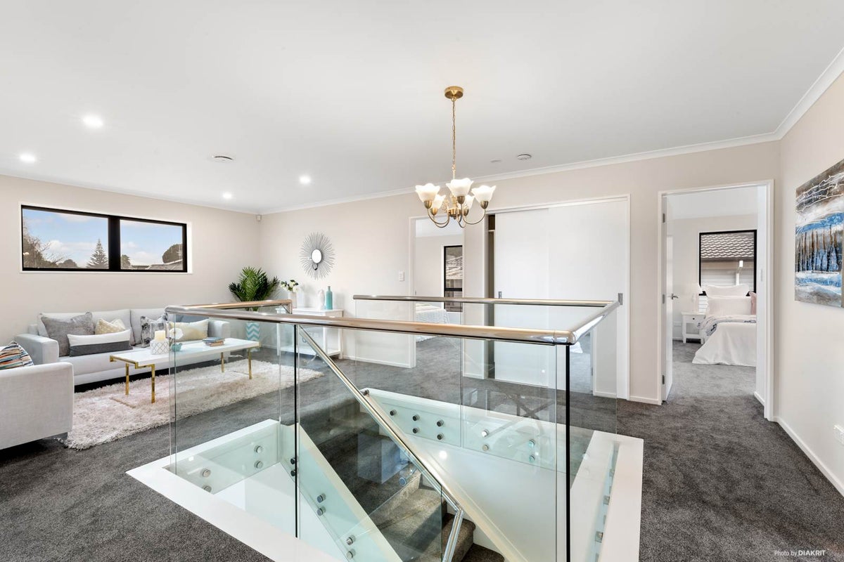 25A Hobart Crescent, Wattle Downs, Auckland - Carousel 2