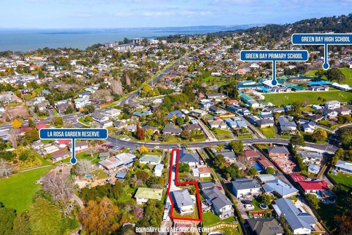 16 La Rosa Street, Green Bay, Auckland - Carousel 21