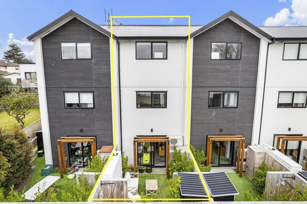 8/41 Kervil Avenue, Te Atatu Peninsula, Auckland - Carousel 1