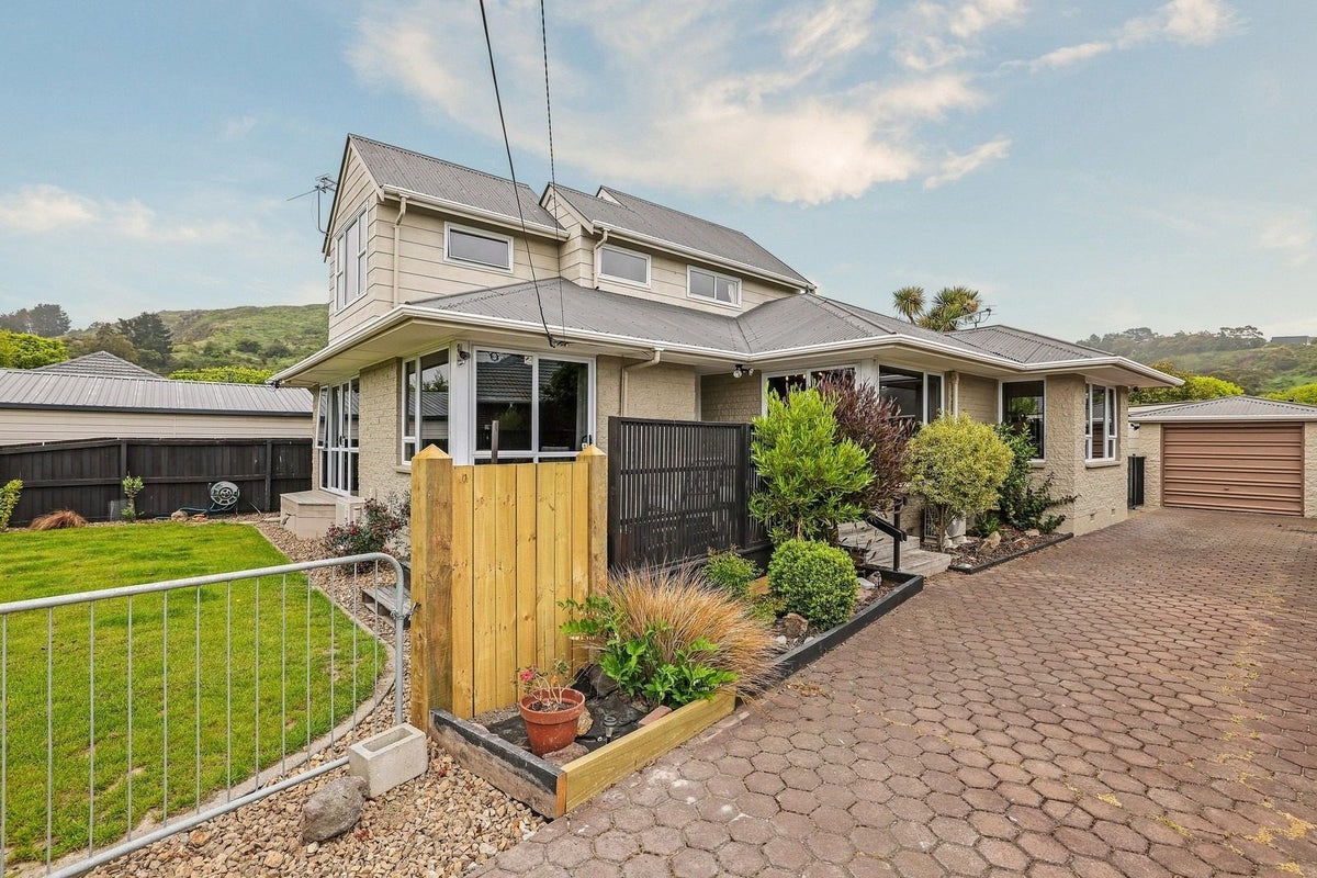 1 Prisk Place, Hillsborough, Christchurch - Carousel 1