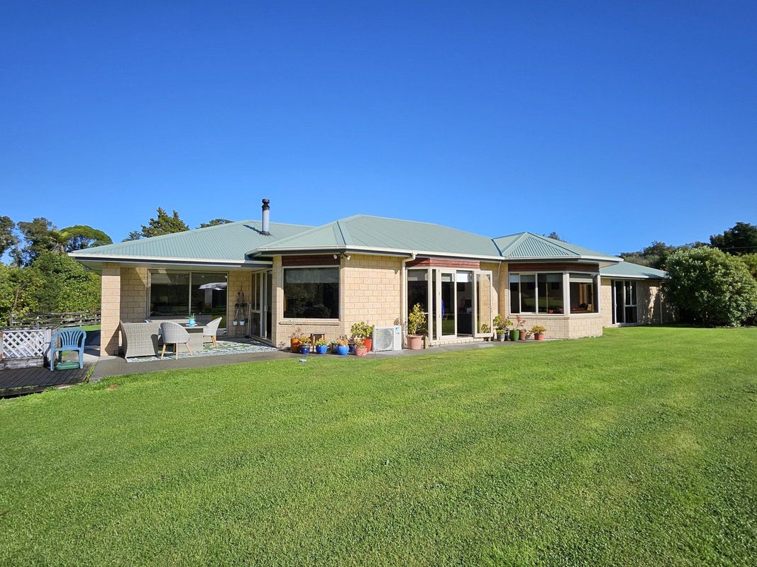 3 Fenian Lead Road, Rutherglen, Greymouth - Carousel 1