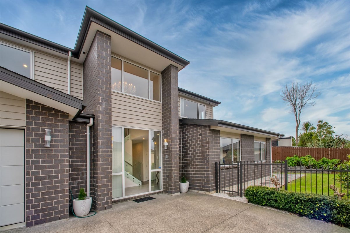 11 San Casello Rise, Henderson, Auckland - Carousel 1