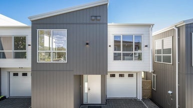 9 Juliet Avenue, Howick, Auckland - Carousel 1