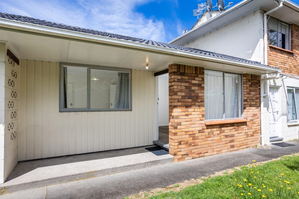 2/45 Willcott Street, Mount Albert, Auckland - Carousel 1