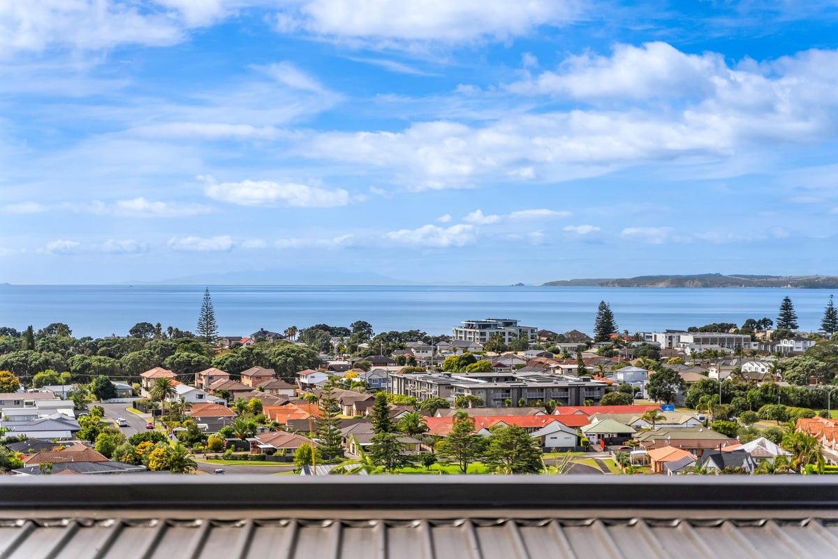 53 West Hoe Heights, Orewa, Orewa - Carousel 35