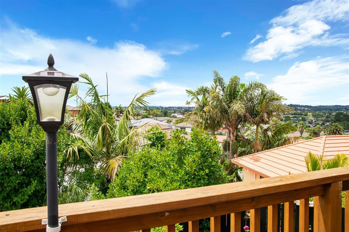 1/204 Sturges Road, Henderson, Auckland - Carousel 27
