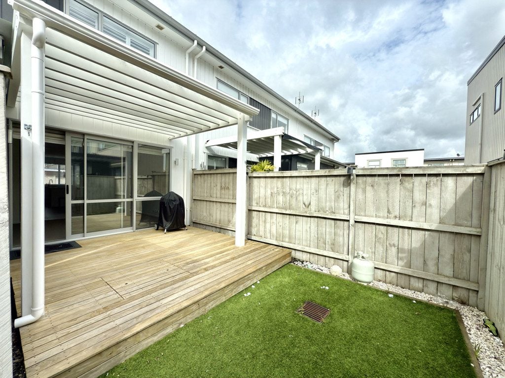 5 Gallipoli Place, Flat Bush, Auckland - Carousel 2