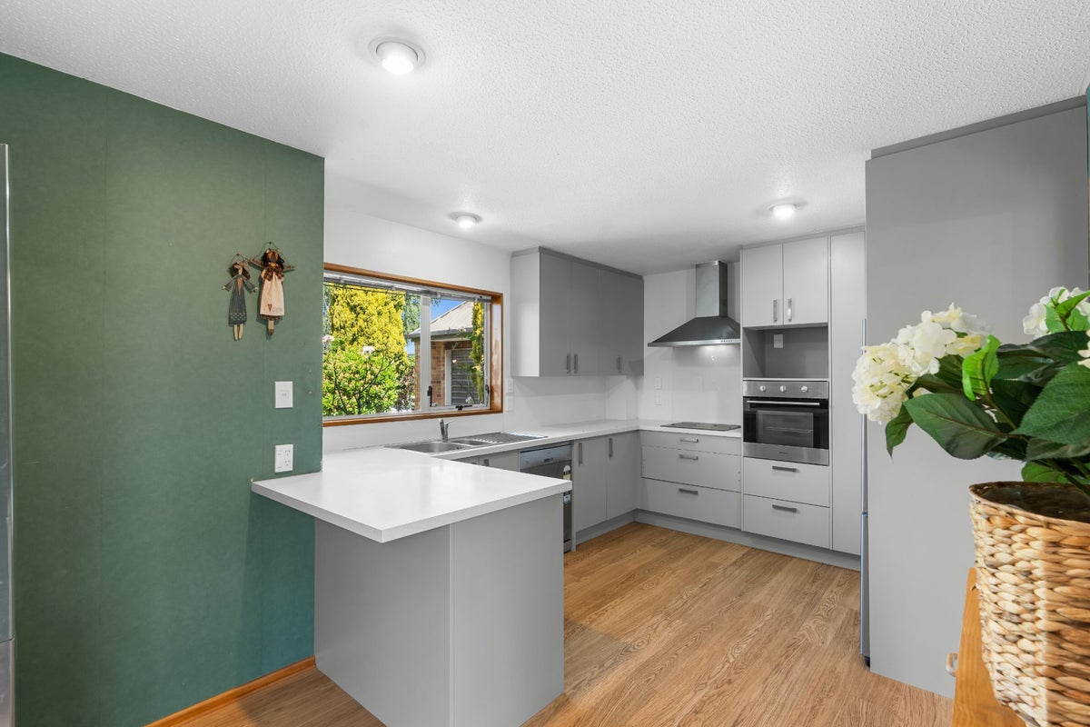 31 Glenharrow Avenue, Avonhead, Christchurch - Carousel 2