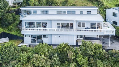 14 Rama Crescent, Khandallah, Wellington - Carousel 1