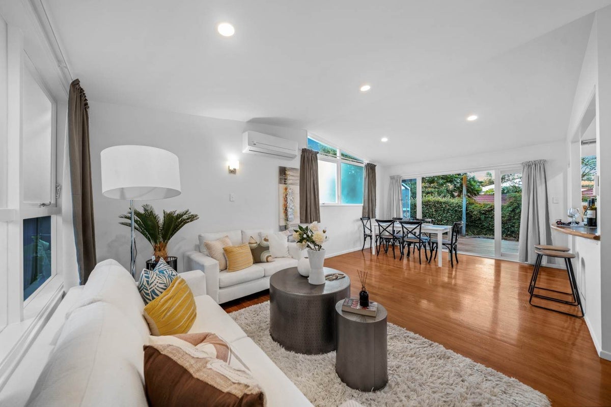 6 Myrtle Street, Morningside, Auckland - Carousel 2