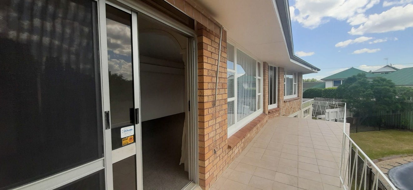 6 Constance Street, Queenwood, Hamilton - Carousel 2