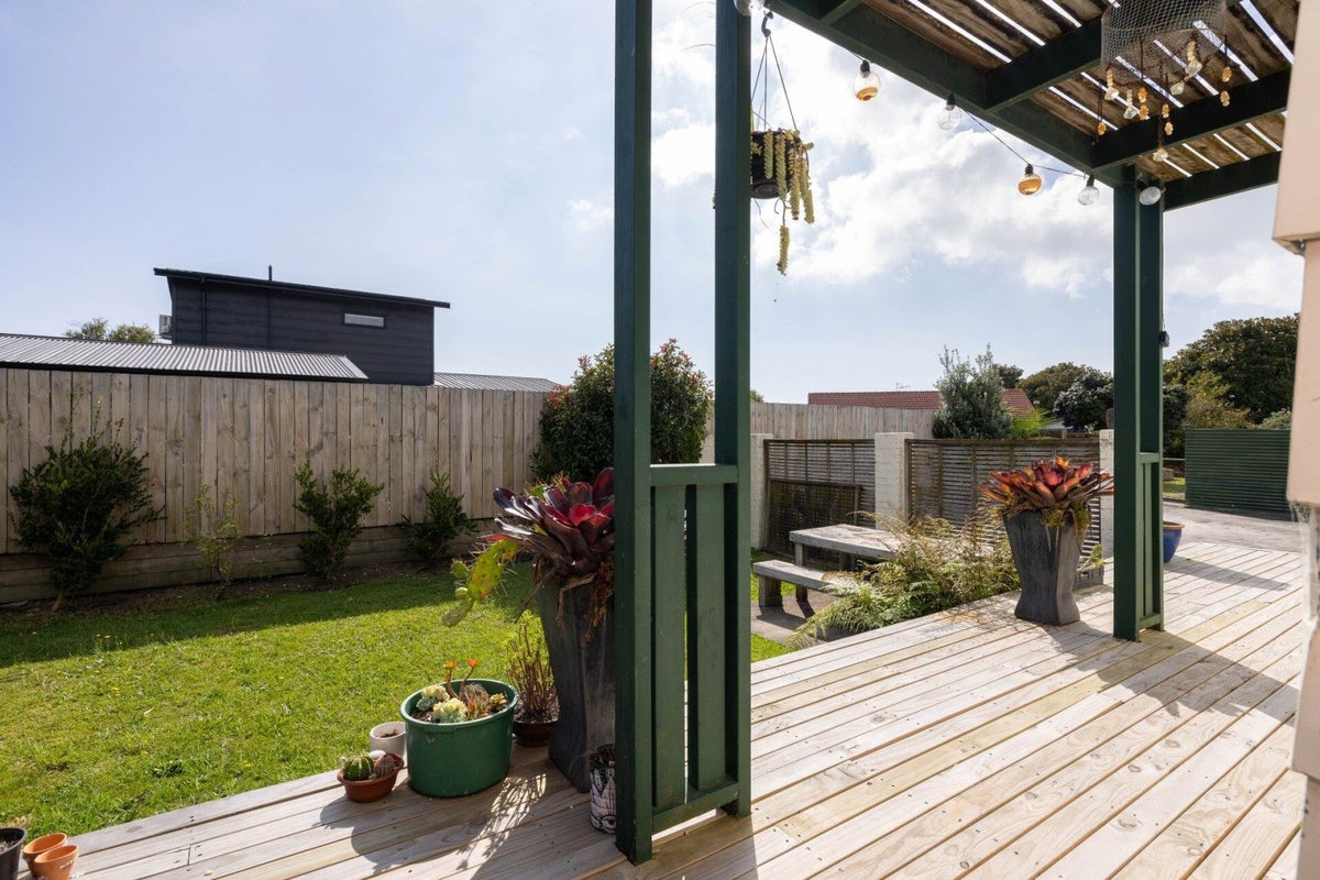 11B Lyn Grove, Papamoa Beach, Papamoa - Carousel 16