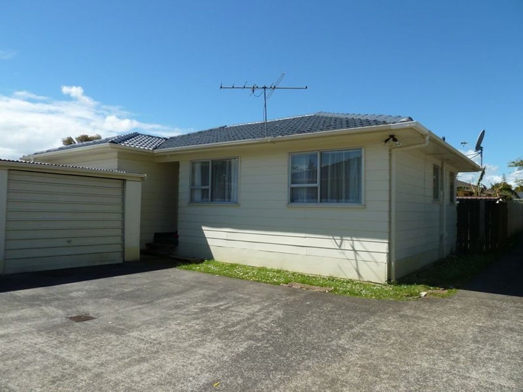 2/48 Rowandale Avenue, Manurewa, Auckland - Carousel 1