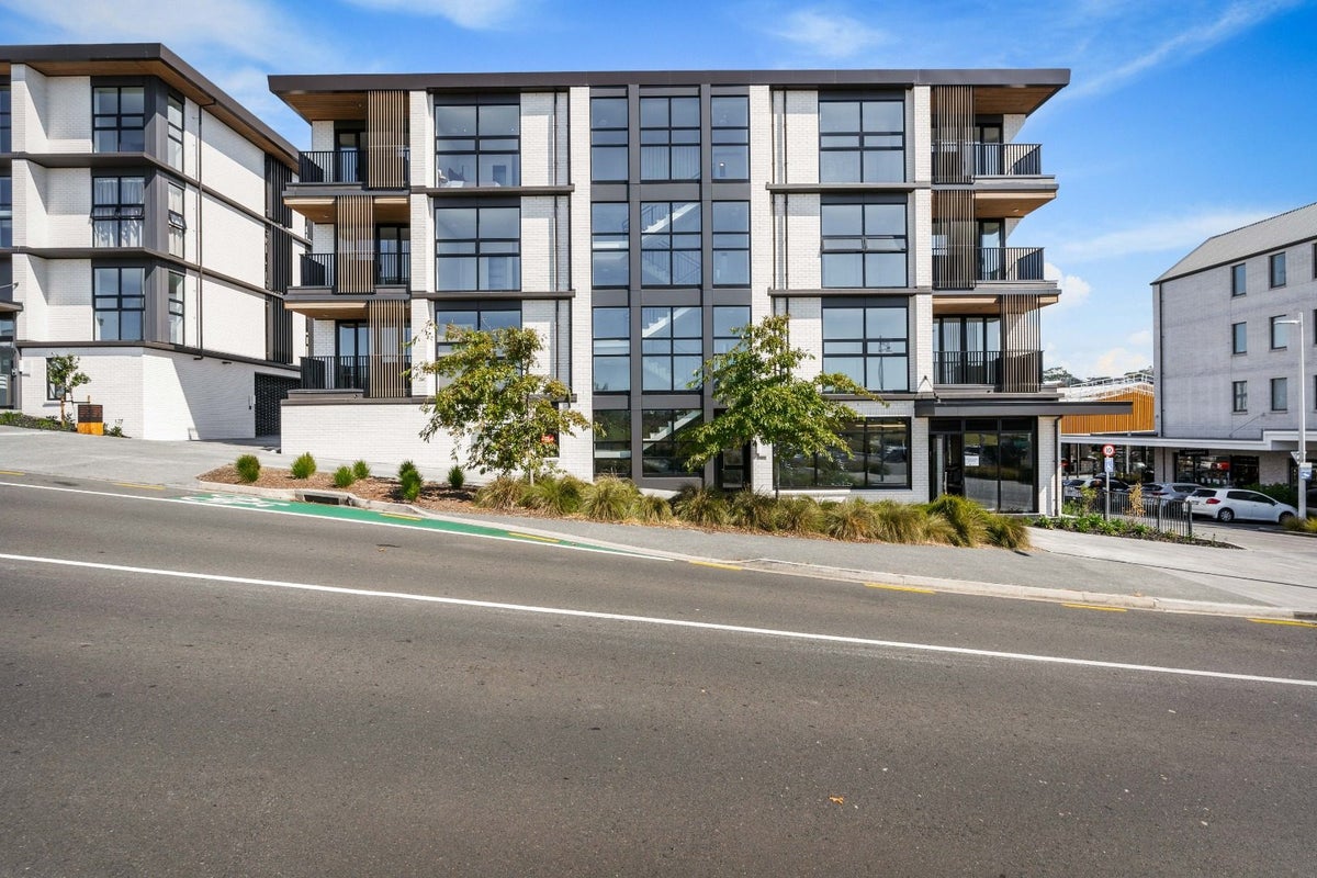 303/84C Te Oneroa Way, Long Bay, Auckland - Carousel 1