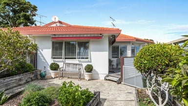 12 Palmgreen Court, Stanmore Bay, Whangaparaoa - Carousel 1