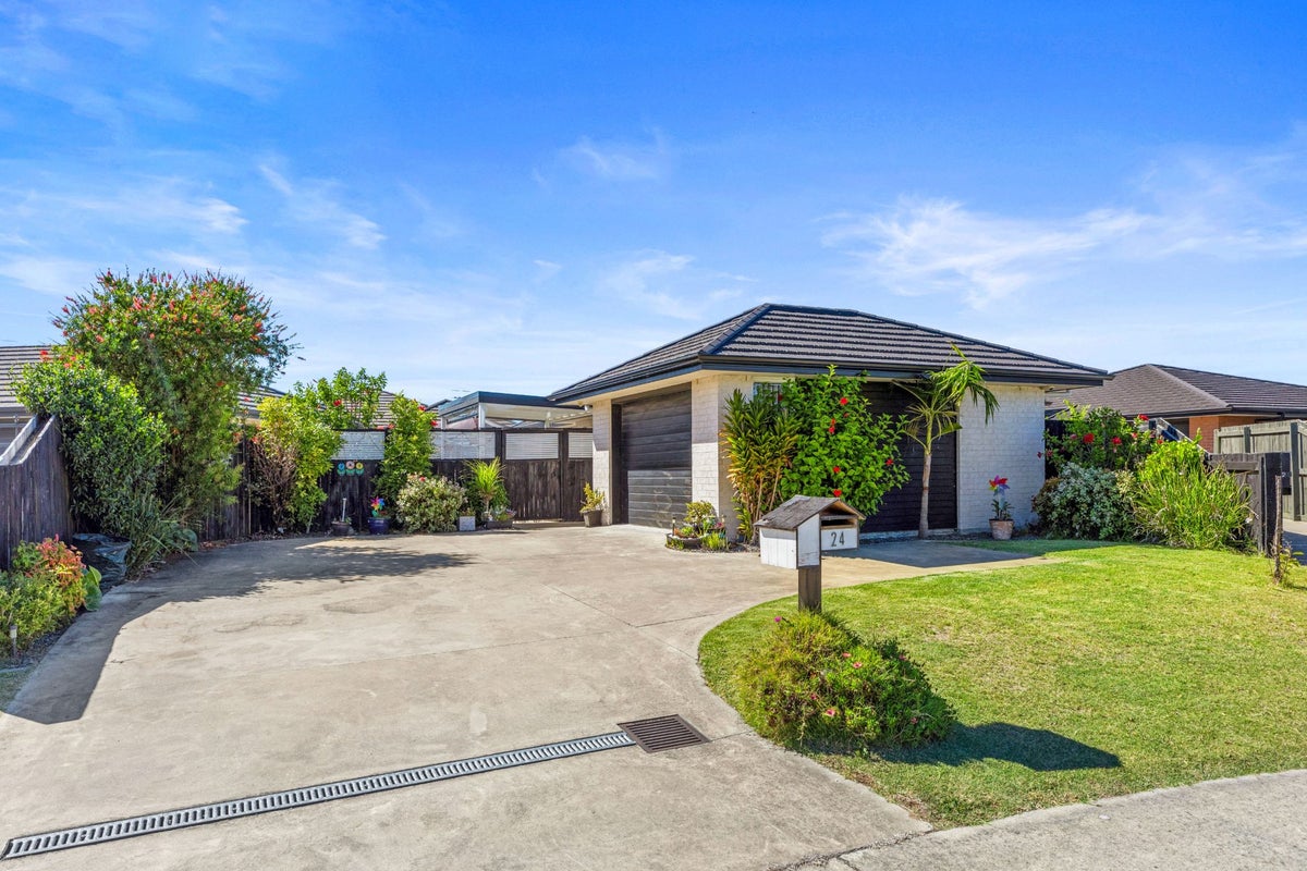 24 Leet Crescent, Papamoa Beach, Papamoa - Carousel 2