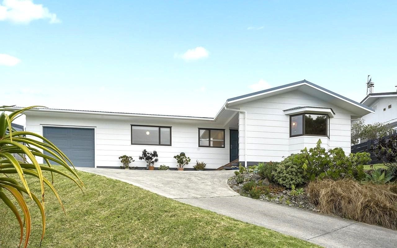 14 Frances Street, Waikanae Beach, Waikanae - Carousel 2