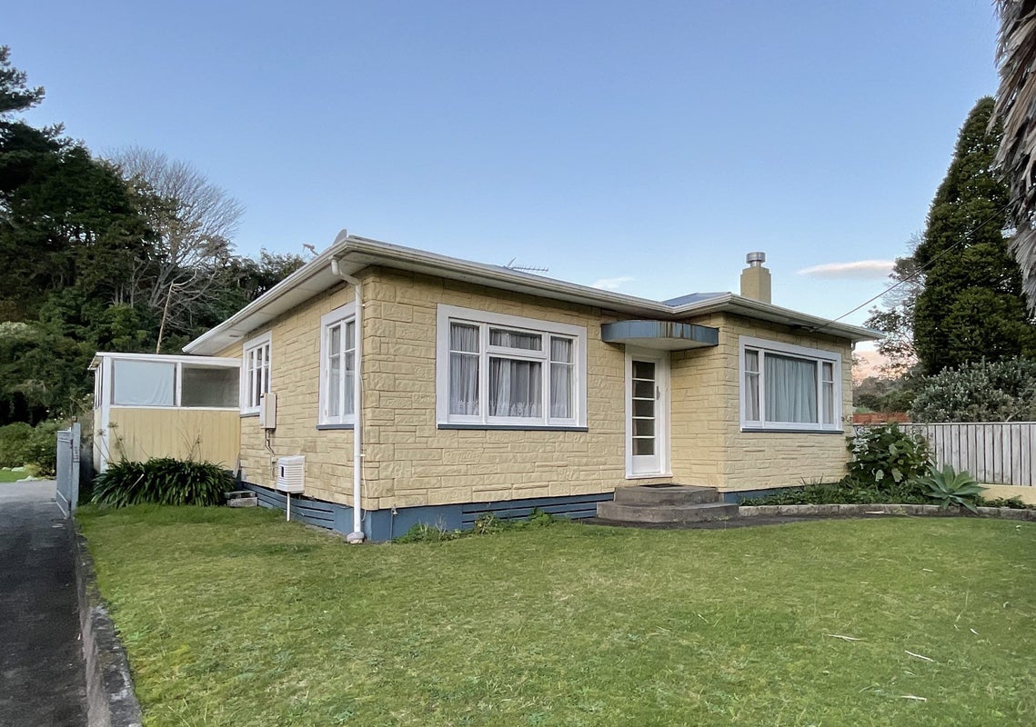 53 Seaview Road, Marfell, New Plymouth - Carousel 1
