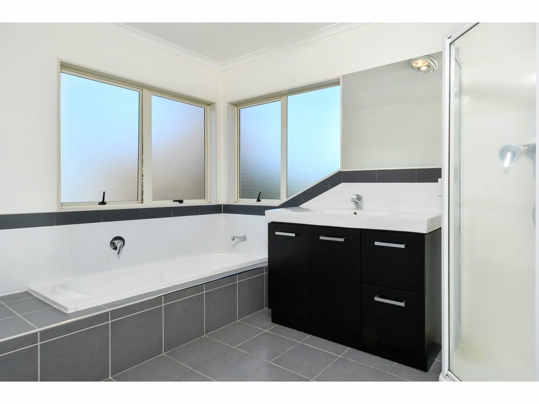 27A Swanson Road, Henderson, Auckland - Carousel 12