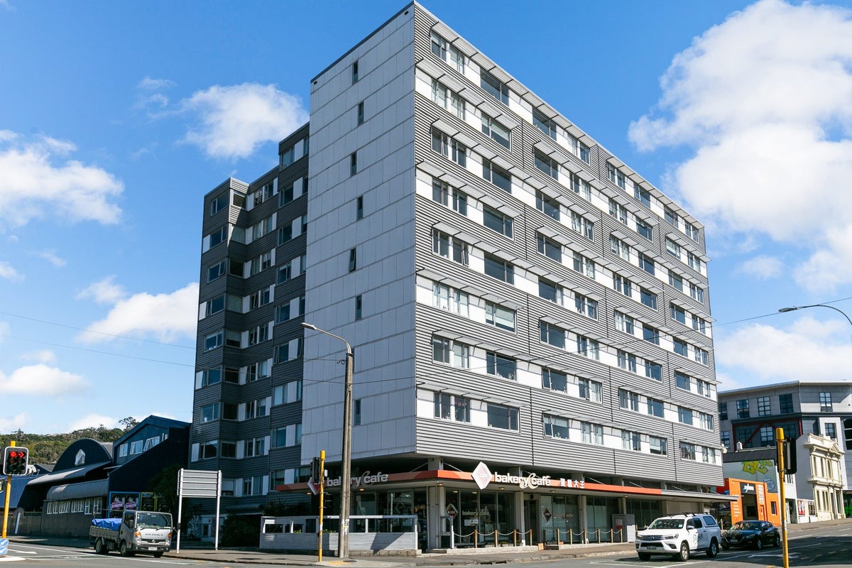 4F/242 Taranaki Street, Mount Cook, Wellington - Carousel 1
