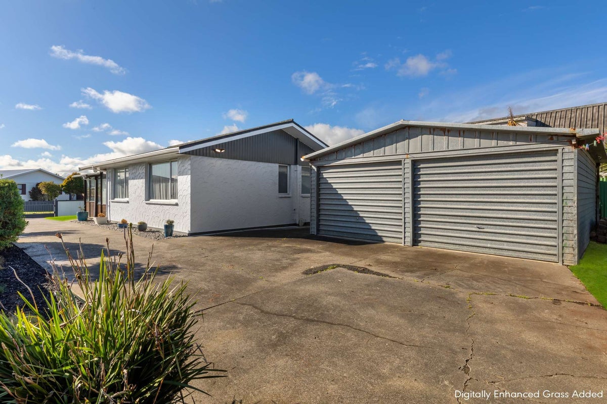 23 Lindsey Crescent, Springvale, Whanganui - Carousel 1