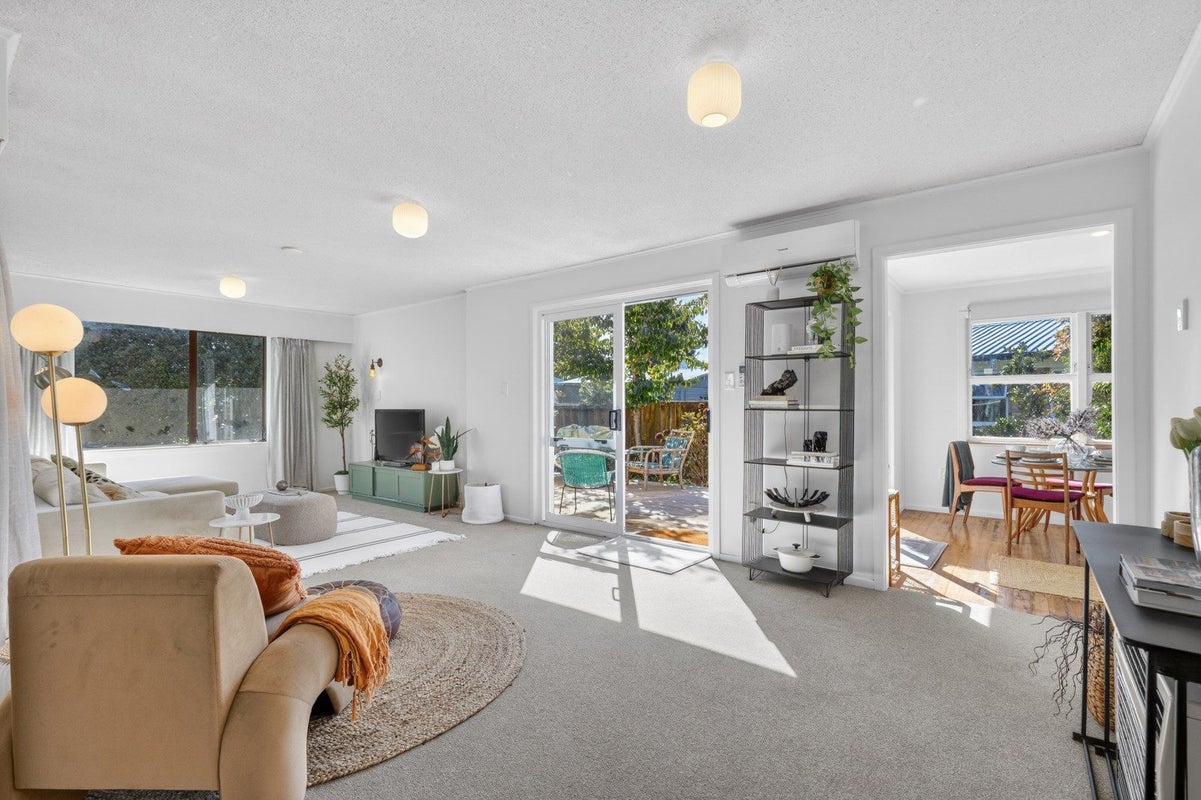 102 Mount View Road, Melville, Hamilton, Waikato - Carousel 1
