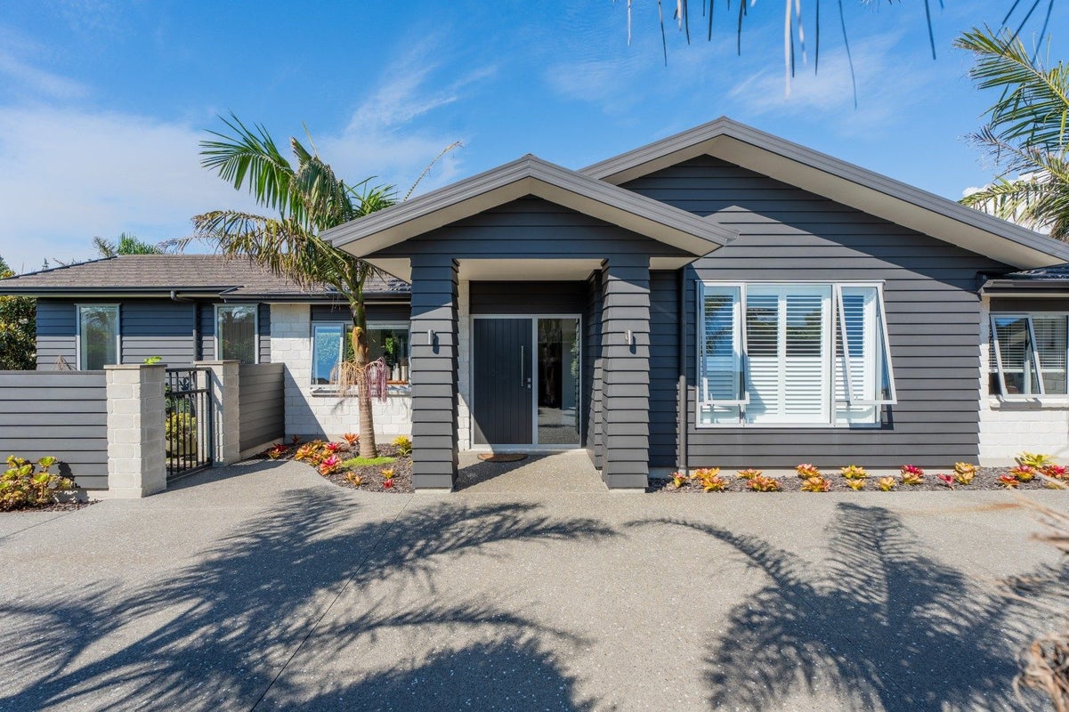 8 Petrel Close, Paraparaumu Beach, Paraparaumu - Carousel 1