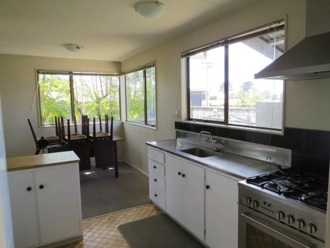 8B Ropiha Street, Fitzroy, New Plymouth - Carousel 1