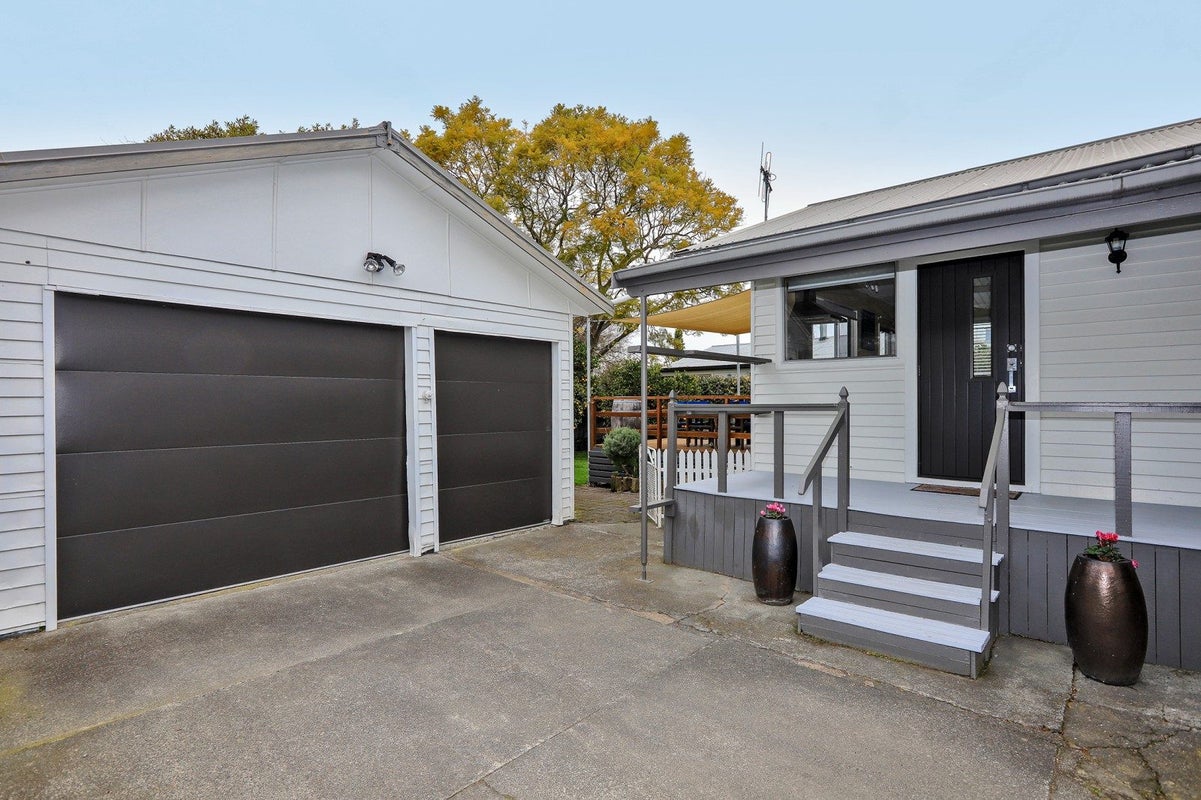 34 Warwick Crescent, Taradale, Napier - Carousel 20