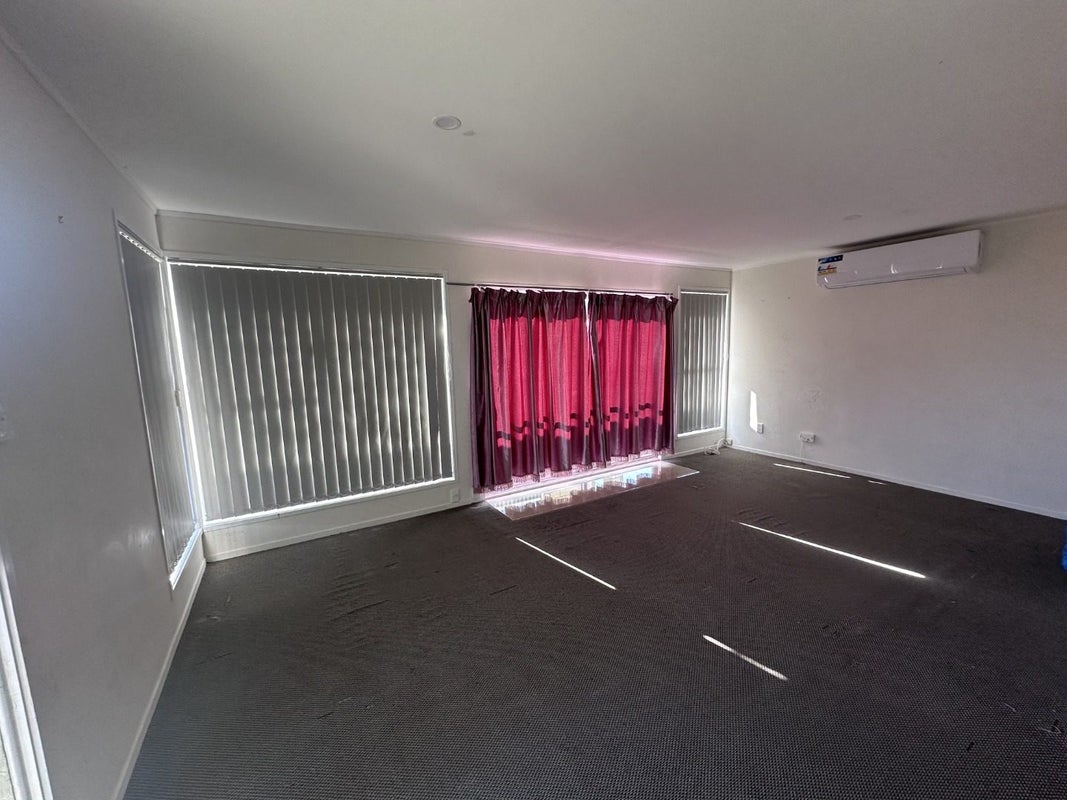 141 Wordsworth Road, Manurewa, Auckland - Carousel 1