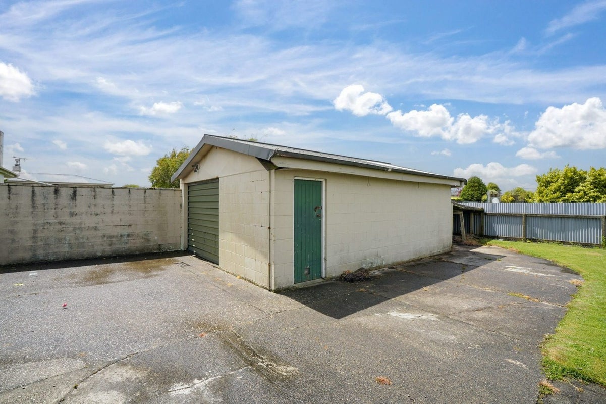256 Conyers Street, Strathern, Invercargill - Carousel 12