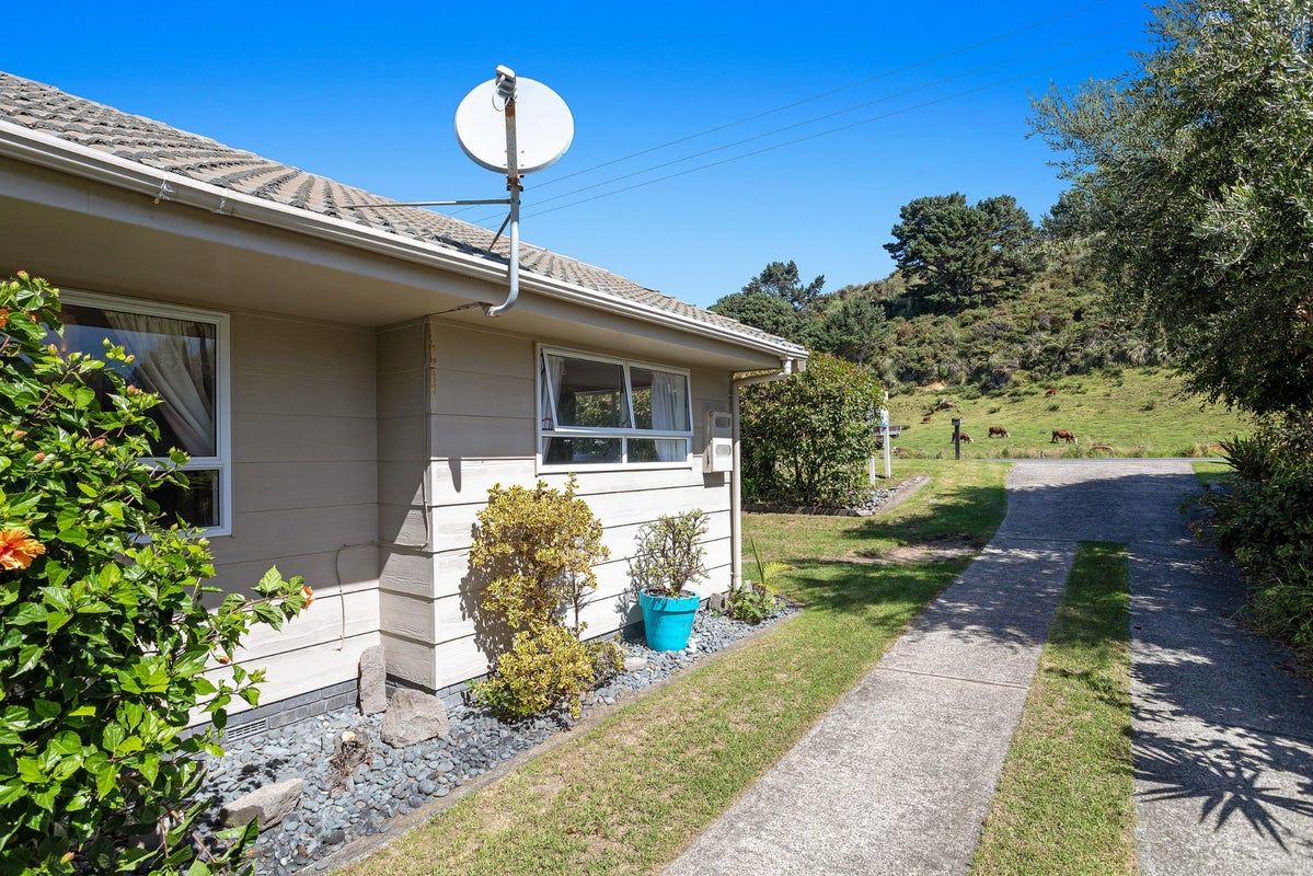 313A Pohutukawa Avenue, Ohope, Ohope - Carousel 1
