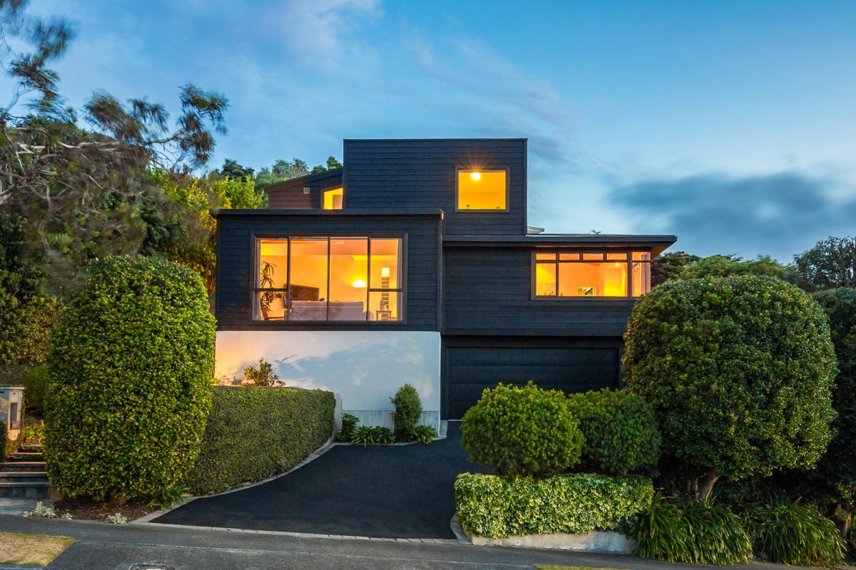 14 The Crowsnest, Whitby, Porirua - Carousel 1