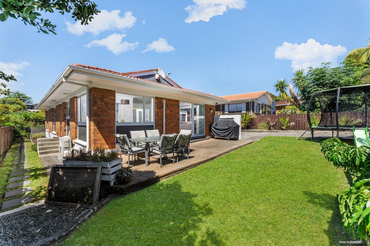 35 Nui Mana Place, Te Atatu South, Auckland - Carousel 2